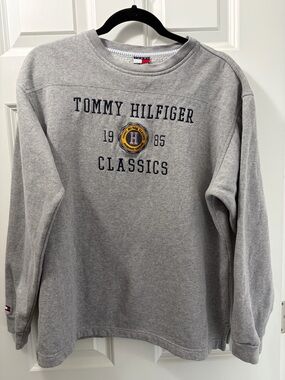 Tommy Hilfiger Grey Crewneck Pullover with Flag Tag